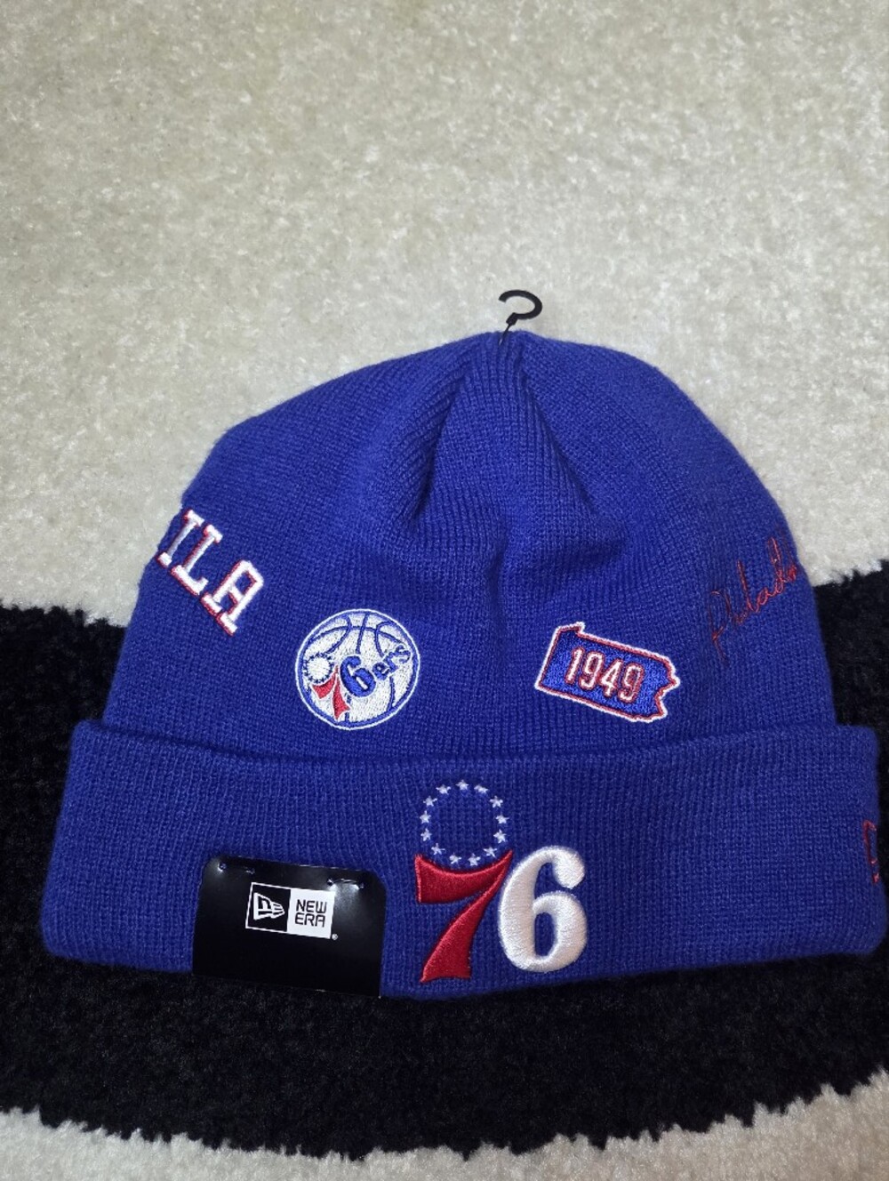 NEW ERA PHILADELPHIA 76ERS IDENTITY CUFFED KNIT BEANIE